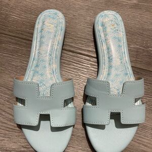 NWT Sewing Down South x Crown & Ivy Sandals (7)